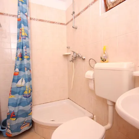 Appartement By The Sea Sutomiscica, Ugljan - 912